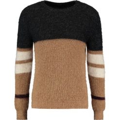 Swetry klasyczne męskie: Sisley Sweter camel