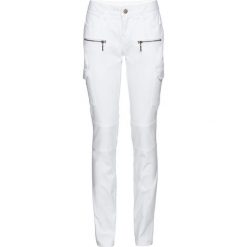 Spodnie bojówki Skinny bonprix biały. Białe rurki damskie marki bonprix. Za 84,99 zł.
