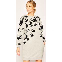 Sukienka dzianinowa MCQ Alexander McQueen 379194 RLT87 1225. Szare sukienki damskie McQ Alexander McQueen, l, bez wzorów, z bawełny, bez kołnierzyka, bez rękawów. W wyprzedaży za 1159,00 zł.