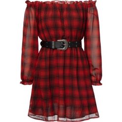 Sukienka letnia Guess Virginia W93K0I W8SL0. Czerwone sukienki damskie Guess, na lato, m, z aplikacjami, z poliesteru, bez kołnierzyka, bez rękawów. W wyprzedaży za 289,00 zł.