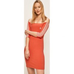 Adidas Originals - Sukienka. Pomarańczowe sukienki damskie adidas Originals, na co dzień, z aplikacjami, z elastanu, casualowe, bez kołnierzyka, bez rękawów, mini, proste. Za 149,90 zł.