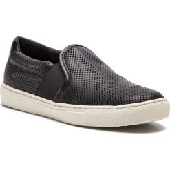 Tenisówki GEOX - D Trysure B D724CB 00085 C9997 Black. Czarne półbuty damskie lakierowane Geox, na co dzień, bez wzorów, bez obcasa, na płaskiej podeszwie, bez zapięcia. W wyprzedaży za 259,00 zł.