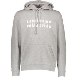Bluza "Bennet" w kolorze szarym. Szare bluzy męskie Mustang Men, xl, z nadrukiem, z kapturem, bez rękawów, bez kaptura. W wyprzedaży za 109,95 zł.