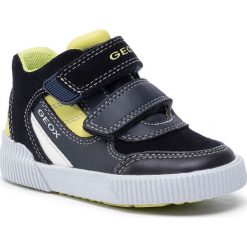 Sneakersy GEOX - B Kilwi B. A B94A7A 022BC C0749 M Navy/Lime. Niebieskie trampki chłopięce Geox, bez wzorów, z zamszu, na rzepy. W wyprzedaży za 179,00 zł.