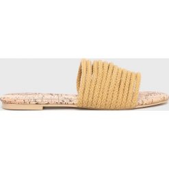 Public Desire - Klapki. Klapki damskie Public Desire, bez wzorów, z materiału, bez obcasa. W wyprzedaży za 49,90 zł.