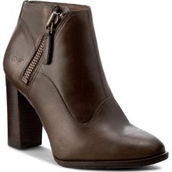 Botki damskie lity: Botki UGG - W Dolores 1016944 W/Wal