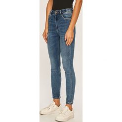 Only - Jeansy Mila. Niebieskie jeansy damskie ONLY, z podwyższonym stanem. W wyprzedaży za 119,90 zł.