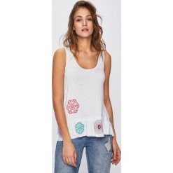 Desigual - Top. Czarne bluzki damskie Desigual, s, z nadrukiem, z elastanu, z okrągłym kołnierzem, bez rękawów. W wyprzedaży za 99,90 zł.
