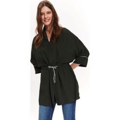 Luźny żakiet z wiązaniem. Zielone żakiety damskie Top Secret, bez wzorów, z tkaniny. W wyprzedaży za 54,99 zł.