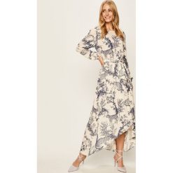 Only - Sukienka. Białe sukienki damskie ONLY, bez wzorów, z poliesteru, z okrągłym kołnierzem, z długim rękawem, długie, maxi, rozkloszowane. W wyprzedaży za 239,90 zł.