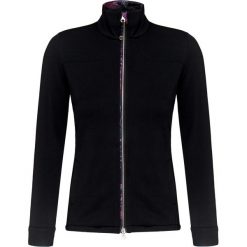 Bluza CHERVO PALMY Czarny. Czarne bluzy damskie marki Chervo, bez wzorów, z dzianiny, bez rękawów, bez kaptura. W wyprzedaży za 539,00 zł.