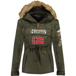 Kurtka przejściowa "Barman" w kolorze khaki. Brązowe płaszcze męskie Geographical Norway Men, xl, z aplikacjami, bez kaptura. W wyprzedaży za 259,95 zł.