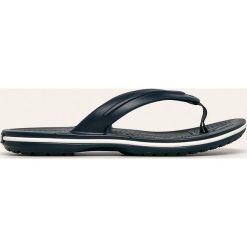 Crocs - Japonki dziecięce. Niebieskie sandały dziewczęce Crocs, z gumy, z okrągłym noskiem, bez zapięcia. Za 89,90 zł.