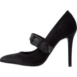 Trussardi Jeans DECOLLETE Szpilki black. Czarne czółenka damskie Trussardi Jeans, bez wzorów, z jeansu, klasyczne, bez obcasa, na szpilce, bez zapięcia. Za 759,00 zł.
