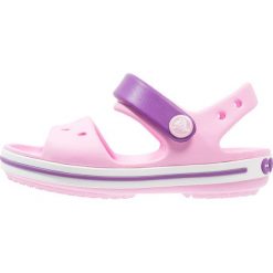 Crocs CROCBAND KIDS Sandały kąpielowe carnation/amethyst. Czerwone sandały chłopięce Crocs, z gumy. Za 129,00 zł.