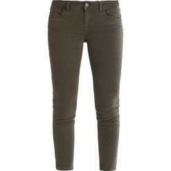 Mavi ADRIANA ANKLE Jeansy Slim Fit grape leaf. Niebieskie rurki damskie marki Mavi. W wyprzedaży za 160,30 zł.