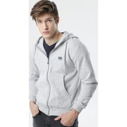 Jasnoszara Bluza Horner. Szare bluzy męskie Born2be, xl, z nadrukiem, z dzianiny, z kapturem, bez rękawów, z kapturem. Za 49,99 zł.