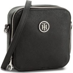 Torebka TOMMY HILFIGER - Honey Sq Crossover AW0AW05392 002. Czarne listonoszki damskie marki TOMMY HILFIGER. Za 449,00 zł.