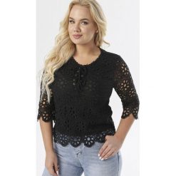 Czarna Bluzka Aererinda. Czarne bluzki damskie Born2be, xl, bez wzorów, bez kołnierzyka, bez rękawów. W wyprzedaży za 79,99 zł.