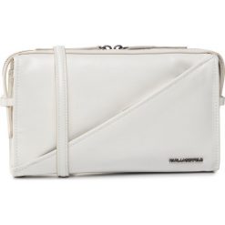 Torebka KARL LAGERFELD - 201W3112 White. Białe listonoszki damskie KARL LAGERFELD, bez wzorów, ze skóry, klasyczne, bez dodatków. W wyprzedaży za 799,00 zł.