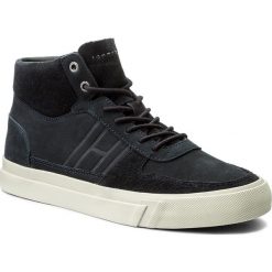 Sneakersy TOMMY HILFIGER - Dino 2N FM0FM01444 Midnight 403. Niebieskie sneakersy męskie TOMMY HILFIGER, bez wzorów, ze skóry, bez zapięcia. W wyprzedaży za 269,00 zł.