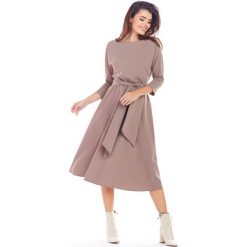 Sukienka rozkloszowana midi - m, cappuccino. Sukienki damskie e-margeritka.pl, do pracy, s, w paski, z poliesteru, eleganckie, bez kołnierzyka, z długim rękawem, długie, midi, rozkloszowane. Za 158,99 zł.