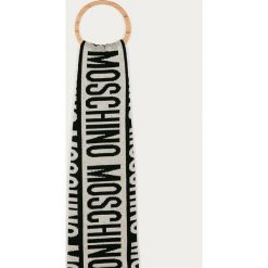 Moschino - Szalik. Różowe szaliki damskie MOSCHINO, bez wzorów, z wiskozy. Za 379,90 zł.