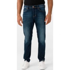 Diesel Larkee-Beex Dżinsy Niebieski. Niebieskie jeansy męskie Diesel, bez wzorów. Za 683,95 zł.
