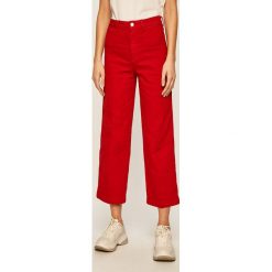Tommy Hilfiger - Spodnie. Czerwone spodnie damskie TOMMY HILFIGER, bez wzorów, z elastanu. Za 599,90 zł.