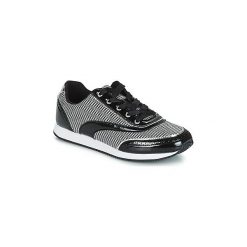Buty André ACCOT. Czarne trampki i tenisówki damskie marki Andre, bez wzorów, bez zapięcia. Za 207,20 zł.