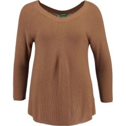 Swetry klasyczne damskie: Benetton Sweter camel