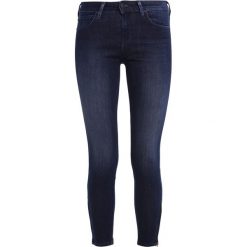 Lee SCARLETT CROPPED Jeans Skinny Fit midnight worn. Niebieskie jeansy damskie marki Lee, z bawełny. W wyprzedaży za 223,30 zł.