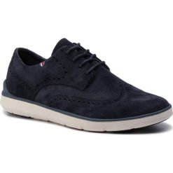 Półbuty TOMMY HILFIGER - Lightweight City Suede Shoe FM0FM02403 Midnight 403. Niebieskie półbuty męskie TOMMY HILFIGER, na co dzień, bez wzorów, z zamszu, klasyczne, bez zapięcia. W wyprzedaży za 399,00 zł.