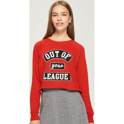 Krótka bluza - Czerwony. Czerwone bluzy damskie marki Sinsay, l, z krótkim rękawem, krótkie. W wyprzedaży za 19,99 zł.