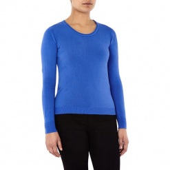 Sweter w kolorze niebieskim. Niebieskie swetry klasyczne damskie marki William de Faye, z kaszmiru, z okrągłym kołnierzem. W wyprzedaży za 90,95 zł.