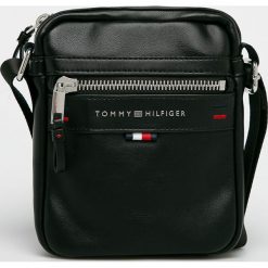 Tommy Hilfiger - Saszetka. Czarne torby męskie skórzane TOMMY HILFIGER, bez wzorów, ze skóry ekologicznej, casualowe, na ramię, małe. Za 359,90 zł.