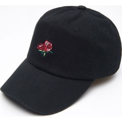 Czapka z daszkiem z haftem - Czarny. Czarne czapki damskie Cropp, z haftami. Za 29,99 zł.