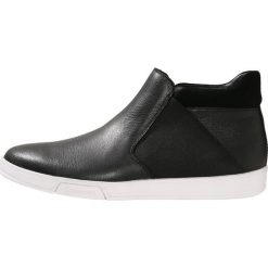 Calvin Klein BASILIO Sneakersy wysokie black. Czarne sneakersy męskie Calvin Klein, bez zapięcia. Za 549,00 zł.