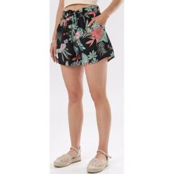 Czarne Szorty Bribel. Czarne szorty damskie Born2be, xl, bez wzorów. W wyprzedaży za 29,99 zł.