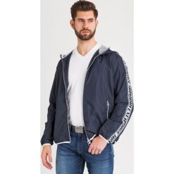 KURTKA Armani Exchange. Białe płaszcze męskie Armani Exchange, m, bez wzorów, bez kaptura. Za 889,00 zł.