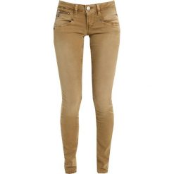 Freeman T. Porter ALEXA Jeansy Slim Fit kangaroo. Brązowe rurki damskie Freeman T. Porter, z elastanu. W wyprzedaży za 239,85 zł.