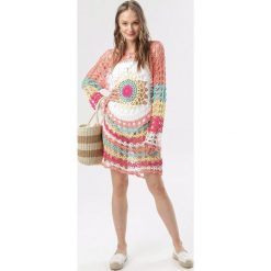 Różowa Tunika Lillianna. Różowe tuniki damskie Born2be, s, bez wzorów, bez kołnierzyka, bez rękawów. W wyprzedaży za 79,99 zł.