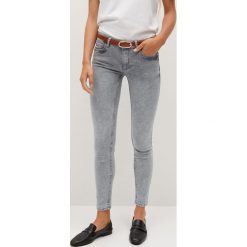 Mango - Jeansy Kim. Szare jeansy damskie Mango, bez wzorów, z elastanu, z obniżonym stanem. Za 119,99 zł.