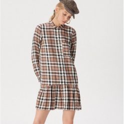 Sukienka w kratę - Beżowy. Brązowe sukienki damskie Sinsay, s, bez wzorów, bez kołnierzyka, bez rękawów. W wyprzedaży za 39,99 zł.