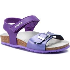 Sandały GEOX - J N.S.Aloha G. D J921CD 054AJ CG8N8 S Purple/Violet. Fioletowe sandały dziewczęce Geox, ze skóry ekologicznej, bez zapięcia. W wyprzedaży za 149,00 zł.