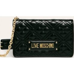 Love Moschino - Torebka. Czarne listonoszki damskie Love Moschino, w paski, ze skóry ekologicznej, na ramię, małe, pikowane, bez dodatków. W wyprzedaży za 469,90 zł.