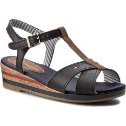 Sandały TOMMY HILFIGER - Kristin 9A FG0FG00051 Midnight 403. Niebieskie sandały dziewczęce marki TOMMY HILFIGER, z materiału. W wyprzedaży za 179,00 zł.