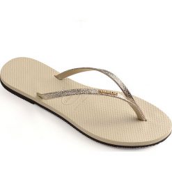 Havaianas - Japonki. Brązowe klapki damskie Havaianas, bez wzorów, z materiału, bez obcasa, na obcasie. W wyprzedaży za 79,90 zł.