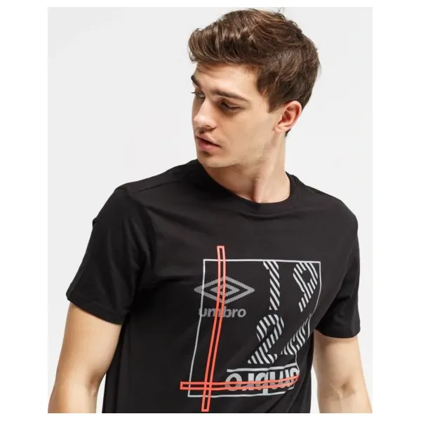 Umbro Koszulka Roy , czarny, rozmiar L. Czarne koszulki męskie Umbro, s, z nadrukiem, z tkaniny, bez kołnierzyka, bez rękawów. W wyprzedaży za 47,99 zł.