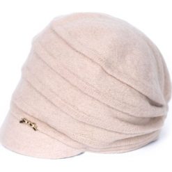 Czapka damska Elegant vision beżowa. Brązowe czapki zimowe damskie Art of Polo. Za 86,44 zł.